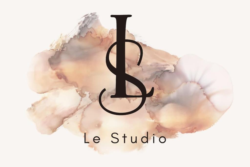 Le Studio La Louviere Luaran gambar